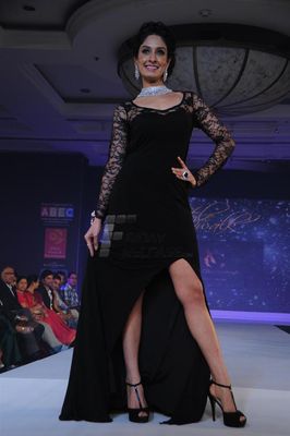 Bolly Celebs walk the ramp at The Glamour Style Walk Fashion Show