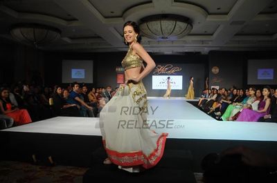 Bolly Celebs walk the ramp at The Glamour Style Walk Fashion Show
