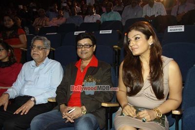Raveena Tandon & Sachin Pilgaonkar at the 'Save Electricity Kids Competition 2013'