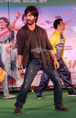 Sonakshi Sinha & Shahid Kapoor at 'R...Rajkumar' promotions