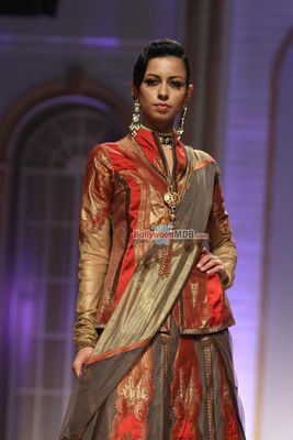 Bolly Celebs at AAMBY VALLEY INDIA BRIDAL WEEK 2013 Day 4