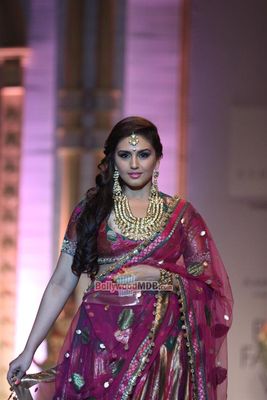 Bolly Celebs at AAMBY VALLEY INDIA BRIDAL WEEK 2013 Day 4