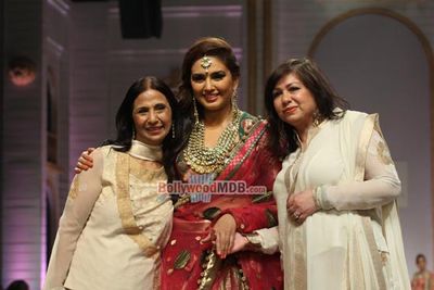 Bolly Celebs at AAMBY VALLEY INDIA BRIDAL WEEK 2013 Day 4