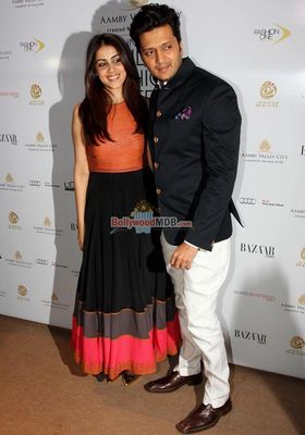 Huma Qureshi & Sania Mirza walk the ramp at AAMBY VALLEY INDIA BRIDAL WEEK 2013
