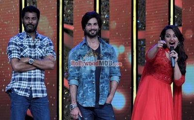 Shahid Kapoor & Sonakshi Sinha on 'Dance India Dance 4' sets
