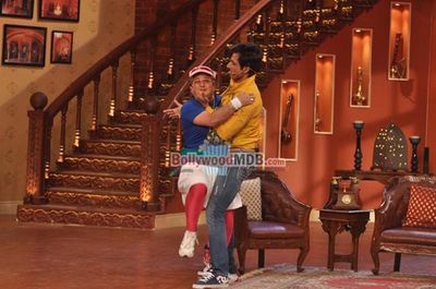 Sonakshi Sinha, Shahid Kapoor, Sonu Sood on 'Comedy Nights with Kapil' sets promoting 'R... Rajkumar'