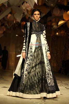 Abhishek Bachchan showstopper at Finale of AAMBY VALLEY INDIA BRIDAL WEEK 2013