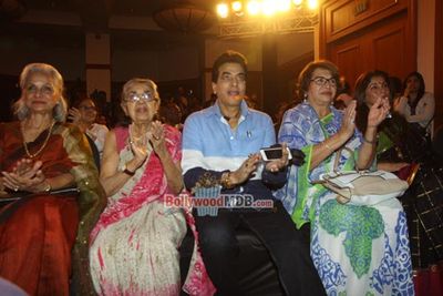 Bolly Celebs at unveiling of Asha Parekh's hand imprint launch