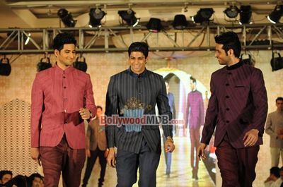 Showstopper Shilpa Shetty and Miss Universe Liza Lazarus at Rohit Verma's fashion show