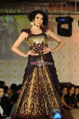 Showstopper Shilpa Shetty and Miss Universe Liza Lazarus at Rohit Verma's fashion show