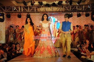 Showstopper Shilpa Shetty and Miss Universe Liza Lazarus at Rohit Verma's fashion show