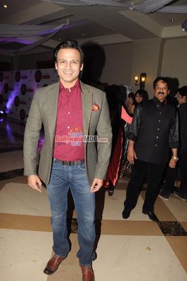Vivek Oberoi among Bolly & TV Celebs at Rohit Verma\'s Fashion Show