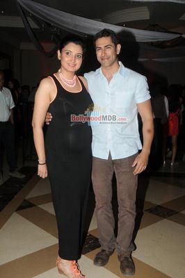 Vivek Oberoi among Bolly & TV Celebs at Rohit Verma's Fashion Show