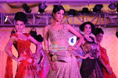 Vivek Oberoi among Bolly & TV Celebs at Rohit Verma's Fashion Show