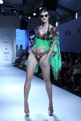 Sunny Leone, Kangana Ranaut, Celina Jaitley among Bolly Celebs on day 1 of the India Resort Fashion Week 2013