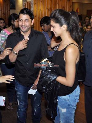 Deepika Padukone, Mithun Chakraborty, Mahakshay among Bolly Celebs at Shiamak Davar's show Selcouth