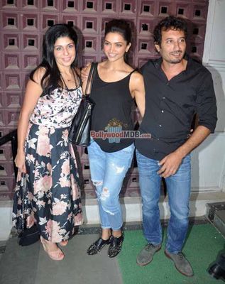 Deepika Padukone, Mithun Chakraborty, Mahakshay among Bolly Celebs at Shiamak Davar's show Selcouth