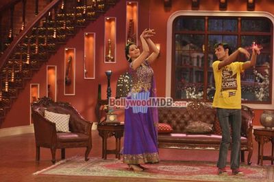 Madhuri Dixit and Huma Qureshi on Comedy Nights With Kapil sets promoting film 'Dedh ISHQIYA'
