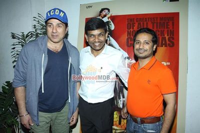 Sunny Deol among Bolly Celebs at 'SHOLAY 3D' special screening and press meet