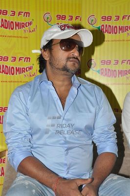 Dashing Ajay Devgn Along With the Team of His Upcoming Film 'Himmatwala' At the Promotional Event 'Himmatwala'