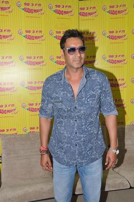Dashing Ajay Devgn Along With the Team of His Upcoming Film 'Himmatwala' At the Promotional Event 'Himmatwala'