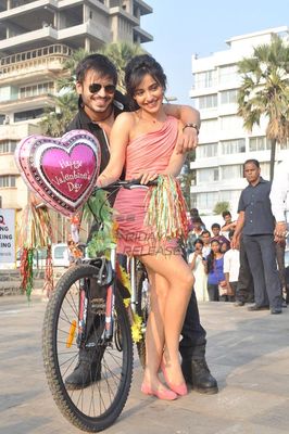 Jayanta Bhai Ki Luv Story promotion of Valentine day spl at crater road Bandra