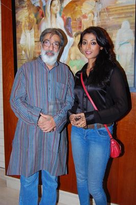 Paoli Dam and Bappi Lahiri were present at the inauguration of Painter Prithvi Soni\'s painting exhibition