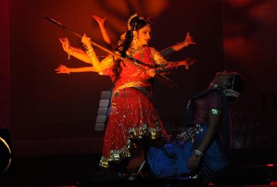 Simple and sweet Gracy Singh performing dance at one event