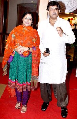 Well known celebrities from Bollywood attended the Tehzeebe Gangojaman Mushaira