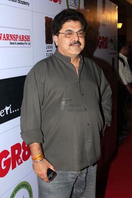 Well known celebrities from Bollywood attended the Tehzeebe Gangojaman Mushaira