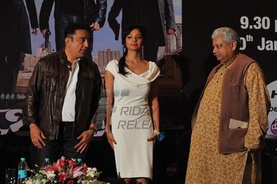 Kamal Haasan and Pooja Kumar at press meet to announce film 'Vishwaroop' premiere tie up with Videocon DTH at Hotel JW Marriott