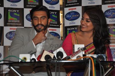 Ranveer Singh & Sonakshi Sinha on INDIAN IDOL JUNIOR sets promoting 'LOOTERA'