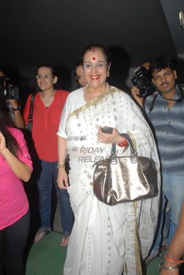 Bolly Celebs snapped at 'LOOTERA' special screening