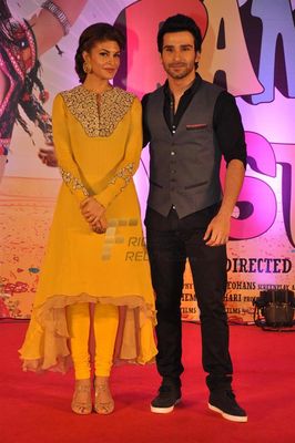 Jacqueline Fernandez & Girish Taurani at new song launch of 'RAMAIYA VASTAVAIYA'