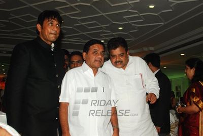 Bolly celebs graced the 50th wedding anniversary of veteran actors Ramesh Deo and Seema Deo