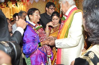 Bolly celebs graced the 50th wedding anniversary of veteran actors Ramesh Deo and Seema Deo