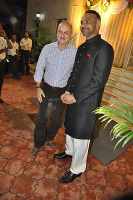 Bolly celebs graced the 50th wedding anniversary of veteran actors Ramesh Deo and Seema Deo