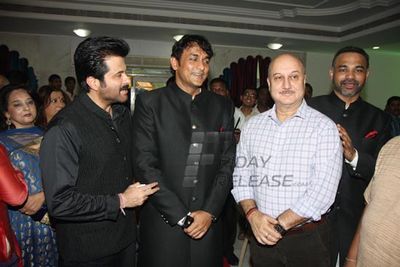 Bolly celebs graced the 50th wedding anniversary of veteran actors Ramesh Deo and Seema Deo