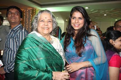 Bolly celebs graced the 50th wedding anniversary of veteran actors Ramesh Deo and Seema Deo