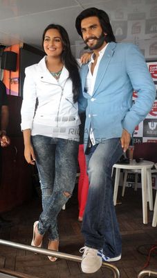 Ranveer Singh & Sonakshi Sinha at the promotion of 'LOOTERA'