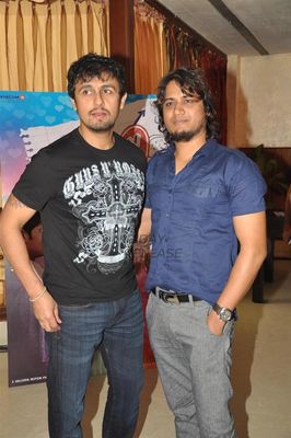 Sonu Nigam launches the song \'Pyar Tera\' from \'Luv U Soniyo\'