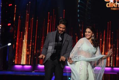 Shah Rukh Khan on Jhalak Dikhhla Jaa Season 6 sets promoting film 'CHENNAI EXPRESS'
