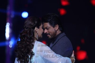 Shah Rukh Khan on Jhalak Dikhhla Jaa Season 6 sets promoting film 'CHENNAI EXPRESS'