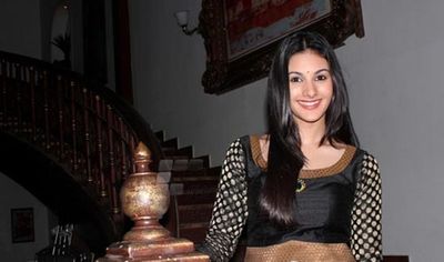 Prateik Babbar & Amyra Dastur promote film 'ISSAQ' on AMITA KA AMIT TV serial sets