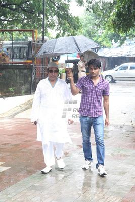 Bolly Celebs at funeral of Producer Sudhakar Bokade