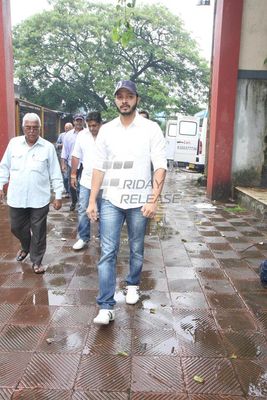 Bolly Celebs at funeral of Producer Sudhakar Bokade