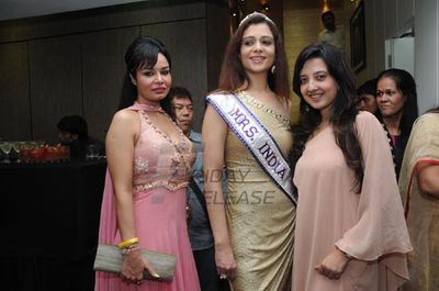 Bolly Celebs attended patronage celebrations by Charu Jewels