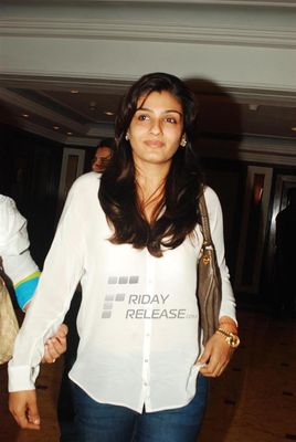 Fardeen Khan, Raveena Tandon, Sussanne Roshan at prayer meet of DJ Aqeel\'s sister at Hotel Taj Lands End