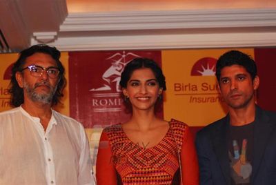 Sonam Kapoor, Farhan Akhtar, Rakeysh Omprakash Mehra at film BHAAG MILKHA BHAAG press meet