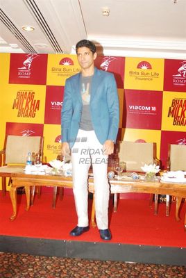 Sonam Kapoor, Farhan Akhtar, Rakeysh Omprakash Mehra at film BHAAG MILKHA BHAAG press meet